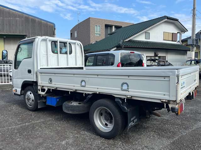Isuzu Elf 2