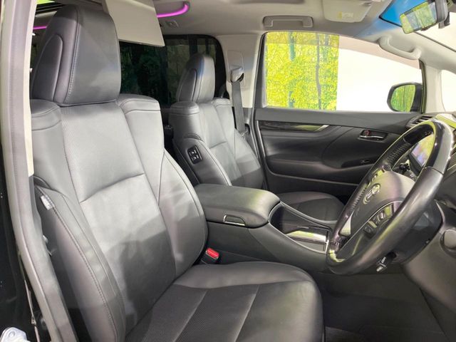Toyota Alphard 8