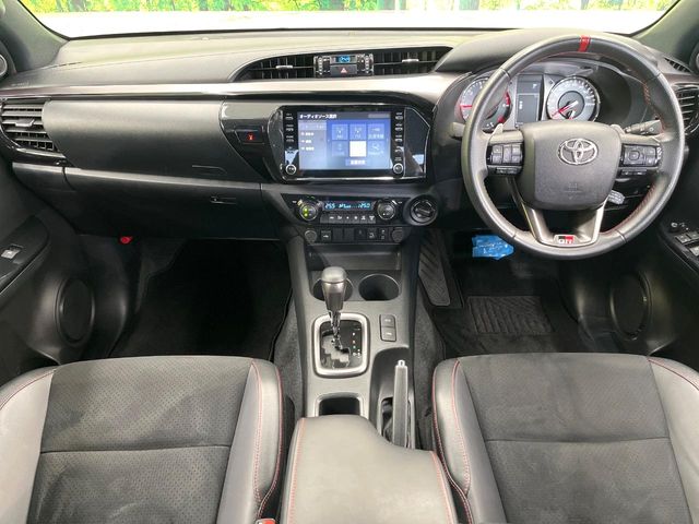 Toyota Hilux 2