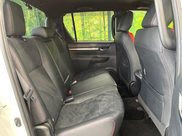 Toyota Hilux 9