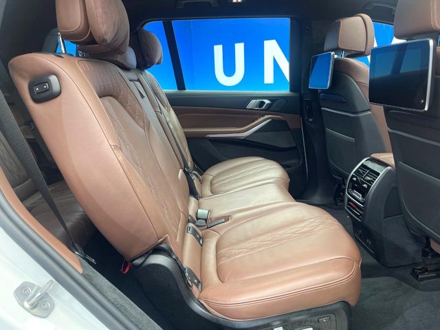 BMW X7 11