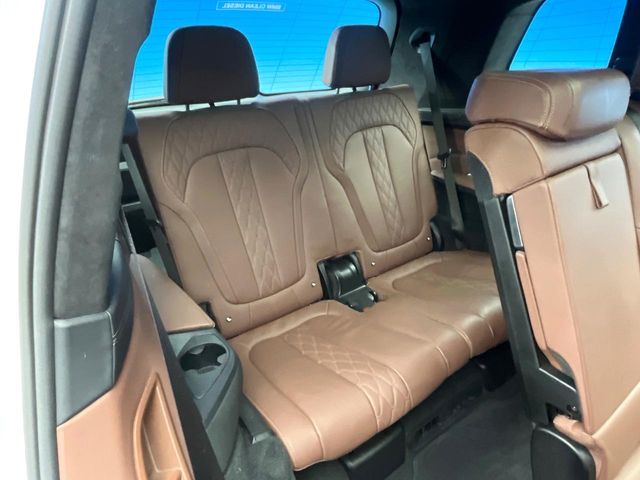 BMW X7 12