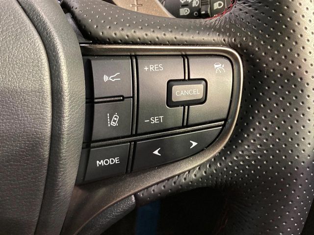 Lexus UX 6