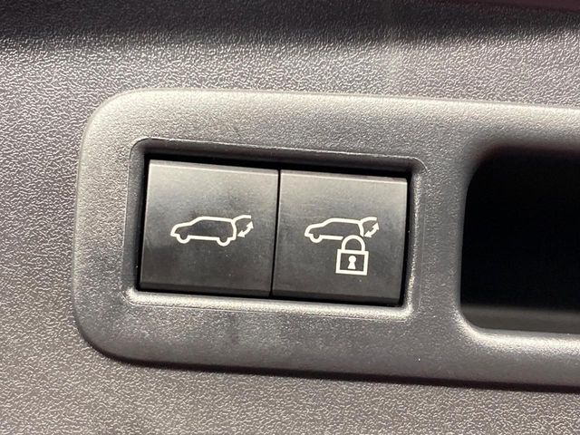 Lexus UX 8