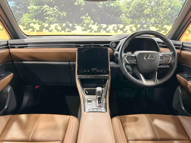 Lexus LBX 2