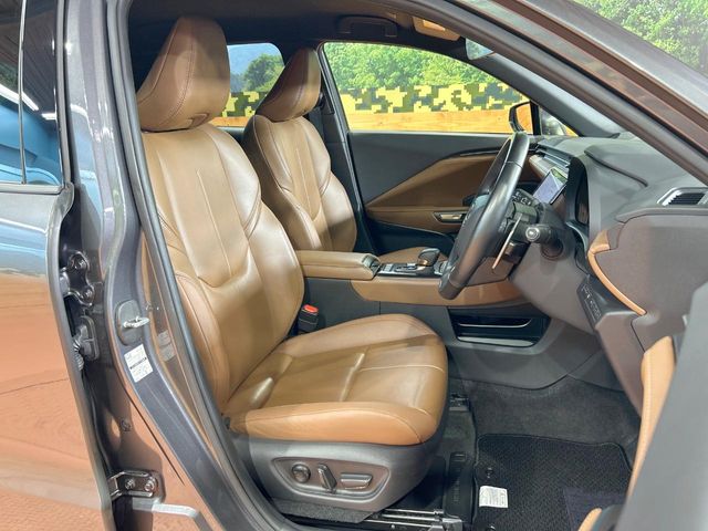 Lexus LBX 8