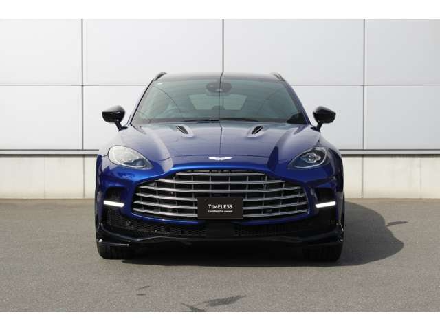 Aston Martin DBX 12