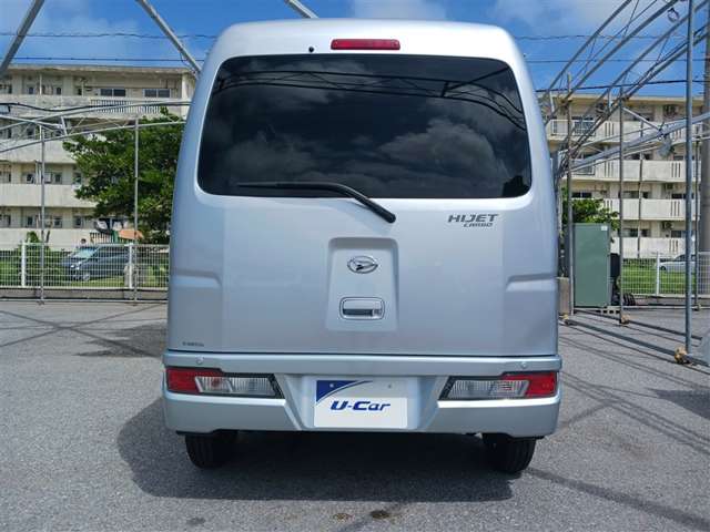 Daihatsu Hijet Cargo 6