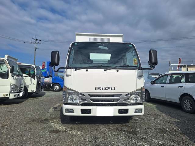 Isuzu Elf 3