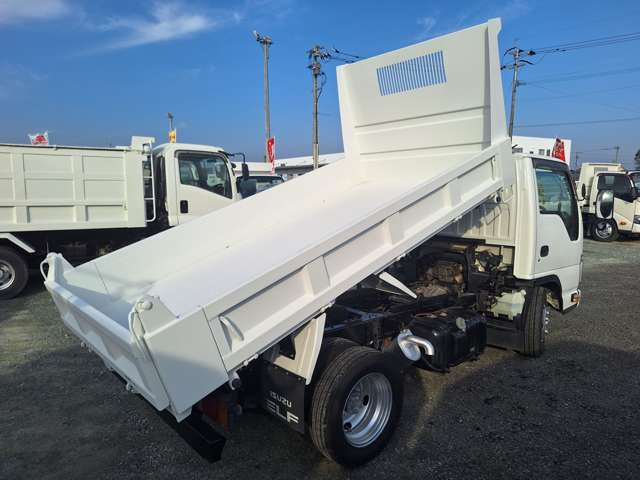 Isuzu Elf 9
