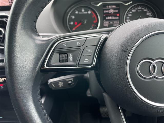 Audi Q2 12