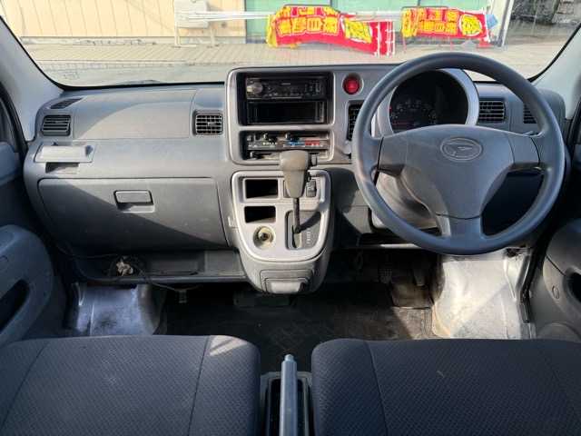 Daihatsu Hijet Cargo 2