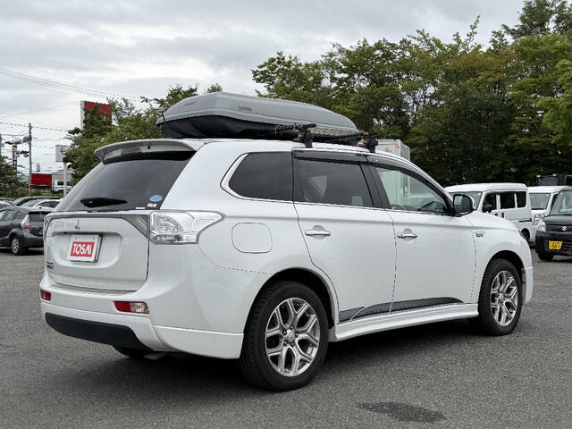 Mitsubishi Outlander PHEV 5
