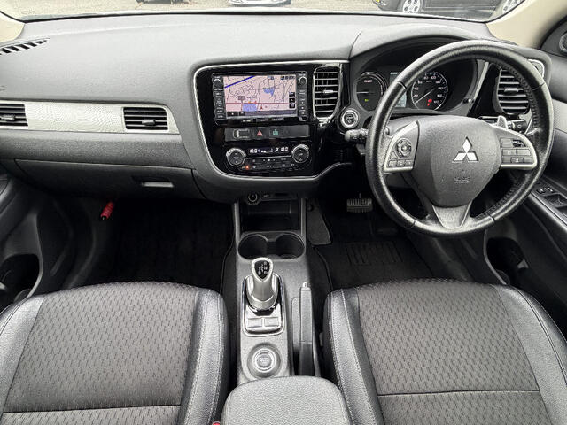 Mitsubishi Outlander PHEV 6
