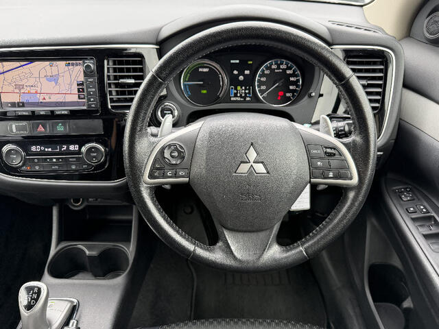 Mitsubishi Outlander PHEV 7