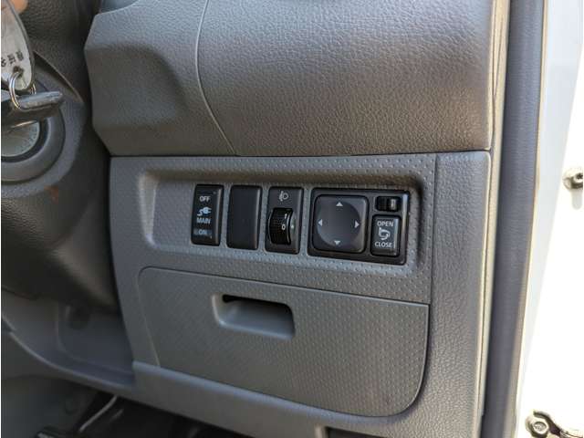 Nissan AD 12