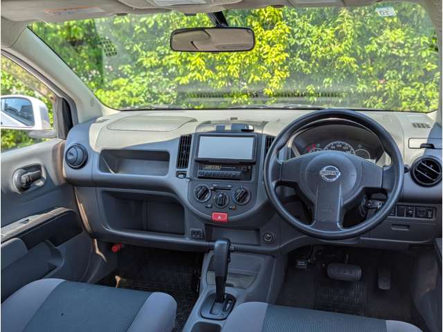 Nissan AD 5