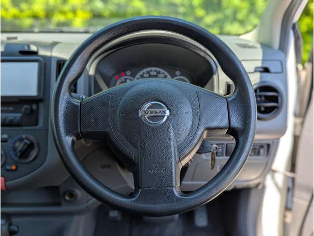 Nissan AD 10