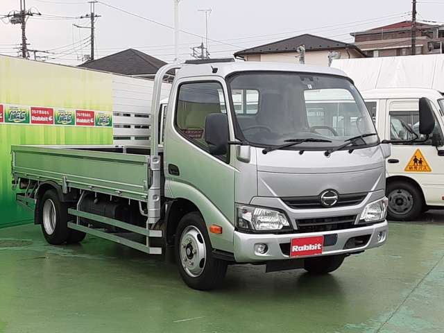Hino Dutro 3
