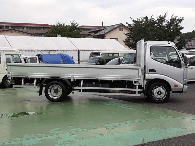 Hino Dutro 4