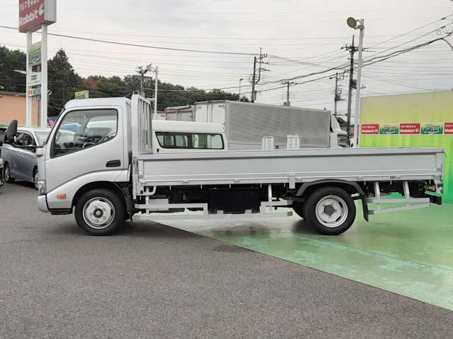 Hino Dutro 5