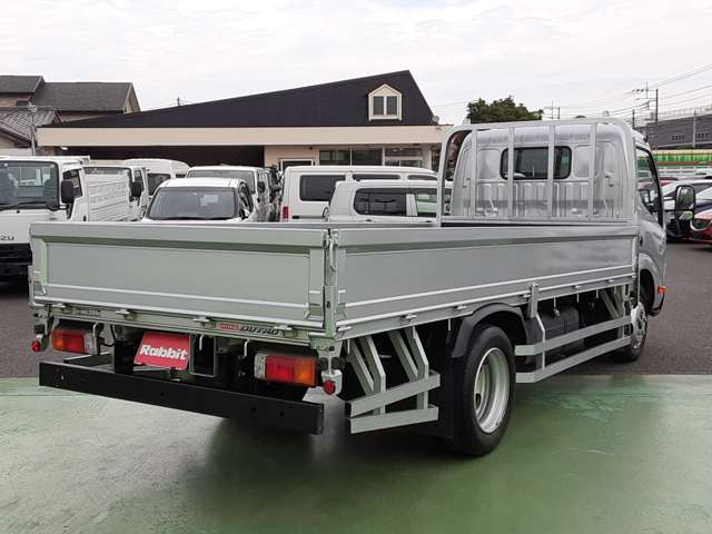 Hino Dutro 8