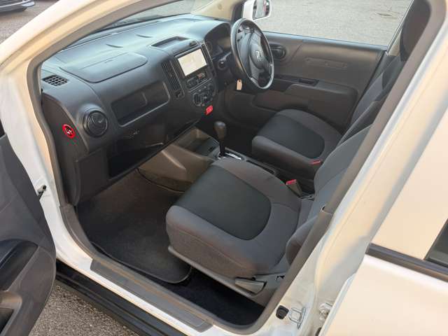 Nissan AD 12