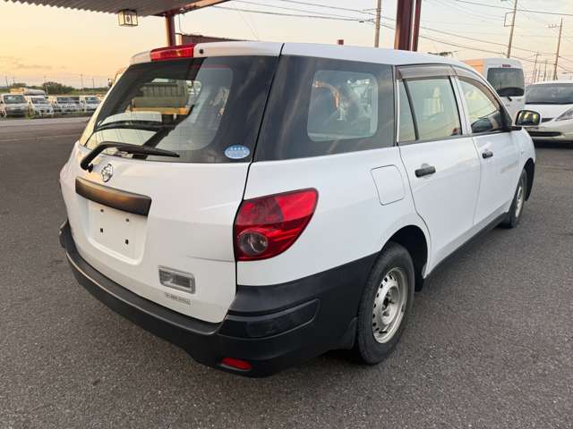 Nissan AD 5