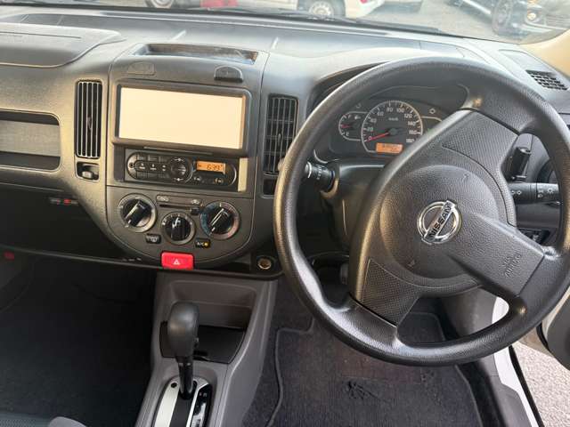 Nissan AD 12