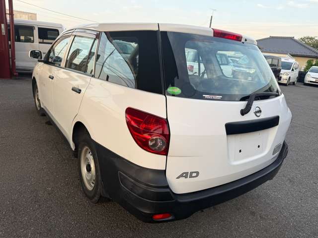 Nissan AD 5