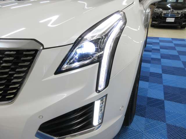Cadillac XT5 12