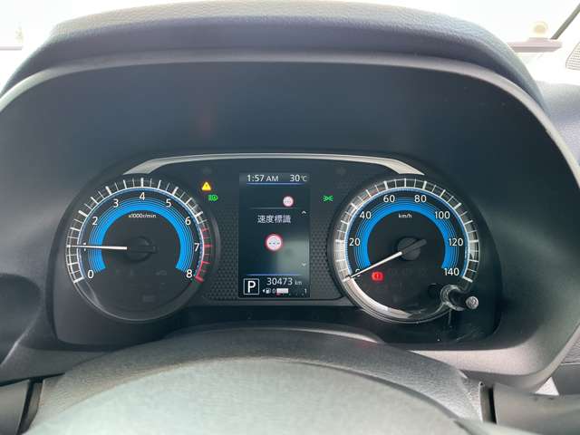Mitsubishi eK X 6