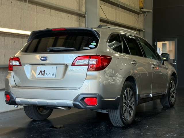 Subaru Legacy Outback 11