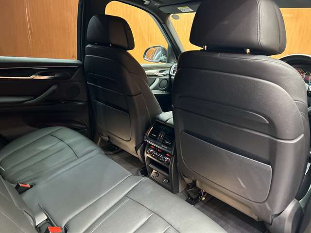 BMW X5 8