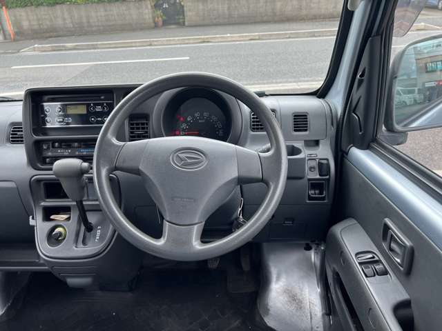 Daihatsu Hijet Deck Van 11