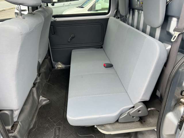 Daihatsu Hijet Deck Van 8