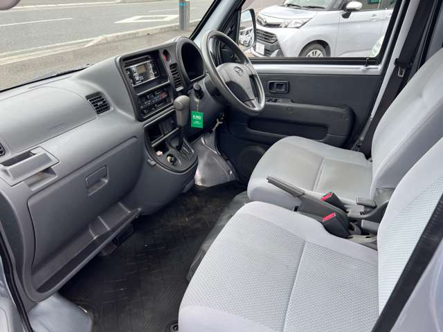 Daihatsu Hijet Deck Van 9