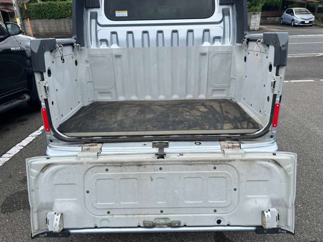 Daihatsu Hijet Deck Van 10