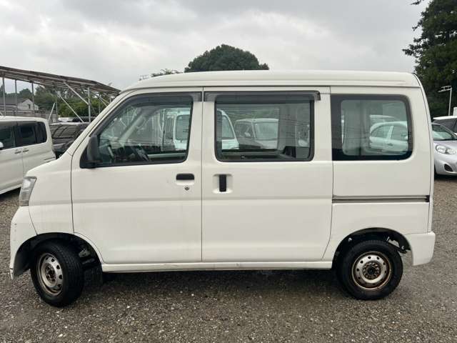 Daihatsu Hijet Cargo 4