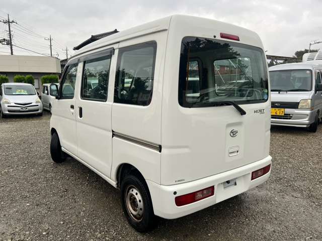 Daihatsu Hijet Cargo 5