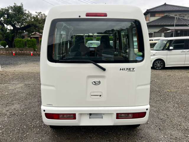 Daihatsu Hijet Cargo 6