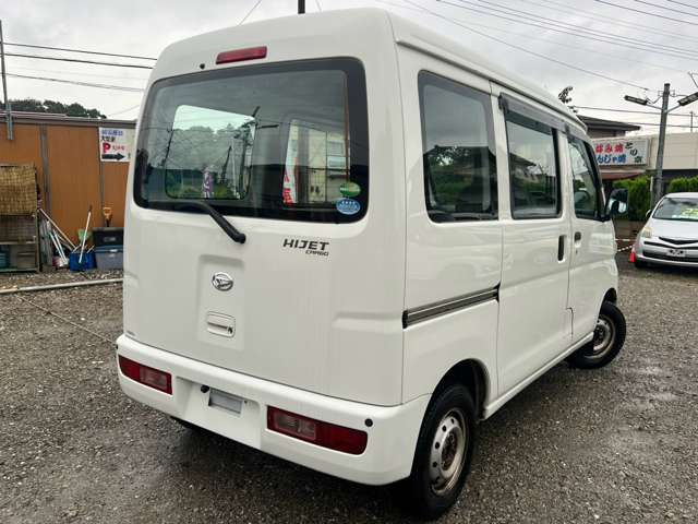 Daihatsu Hijet Cargo 7