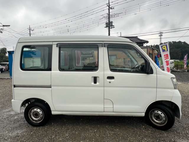 Daihatsu Hijet Cargo 8