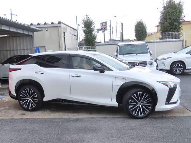 Lexus RZ 4