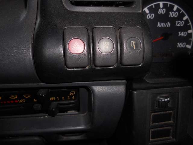 Isuzu Elf 6