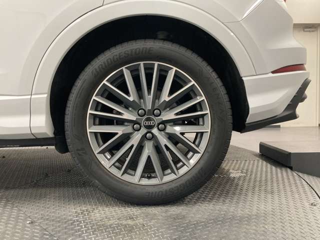 Audi Q3 12