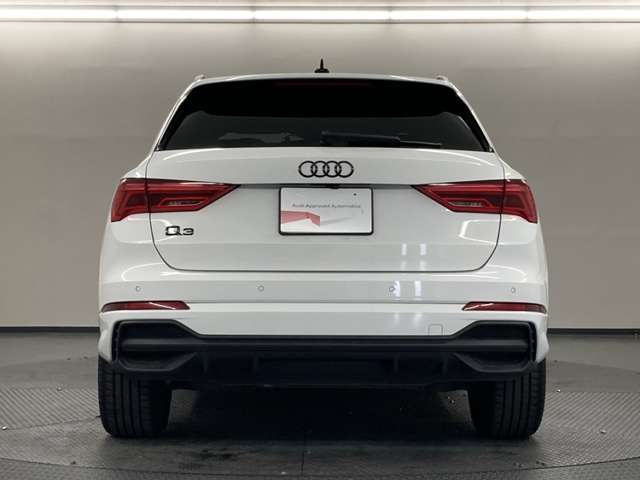Audi Q3 4