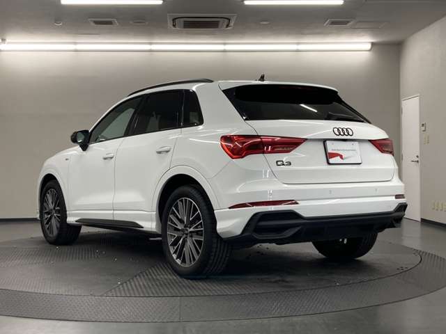 Audi Q3 8
