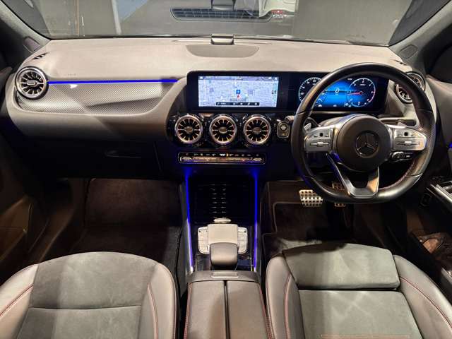 Mercedes-Benz GLA-Class 11