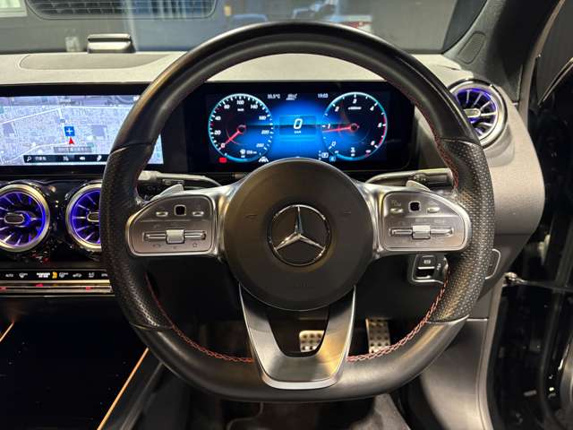 Mercedes-Benz GLA-Class 12